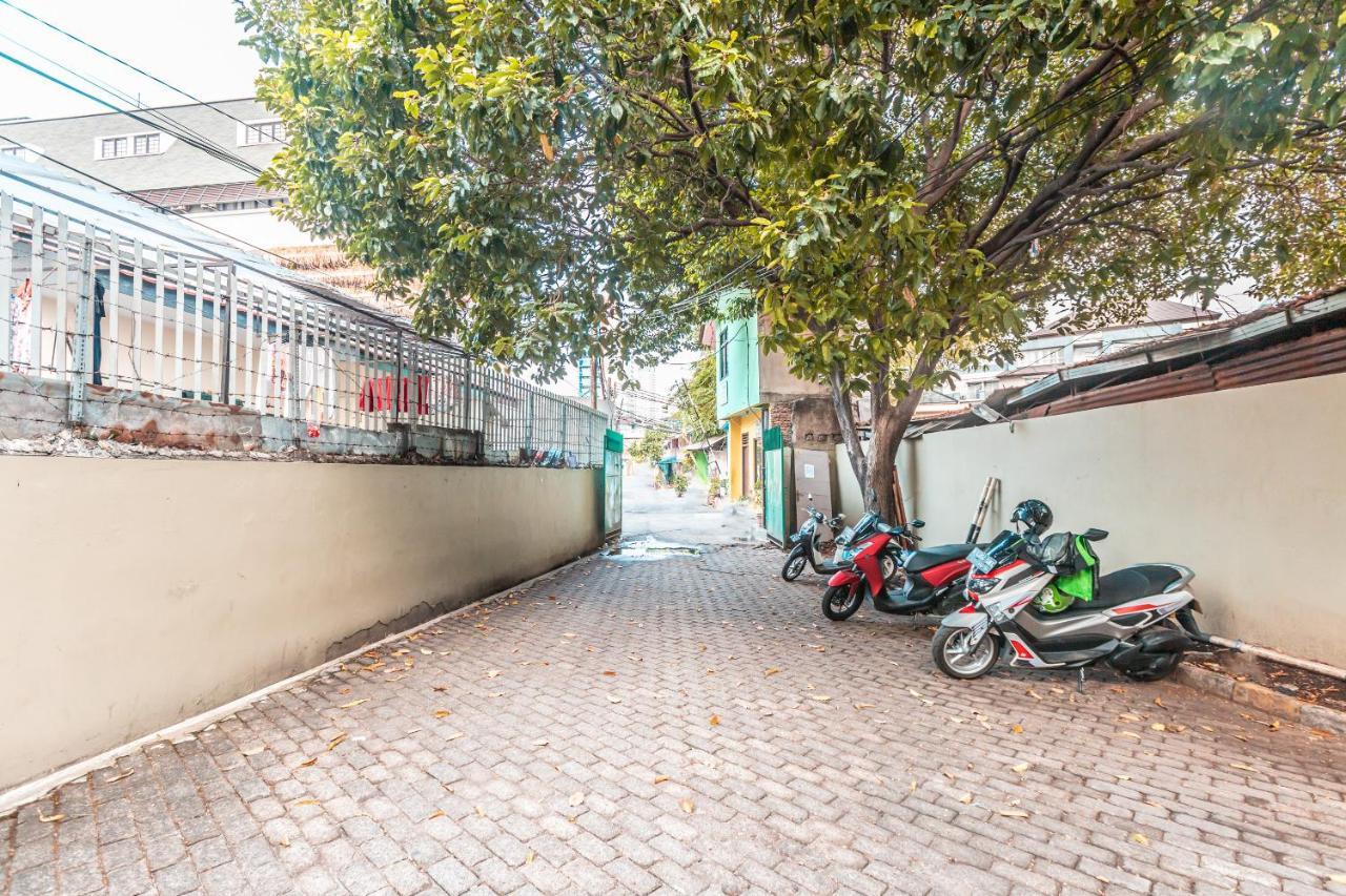 ג'קרטה Oyo 1990 Kost Kuningan Executive Boading House Setiabudi מראה חיצוני תמונה