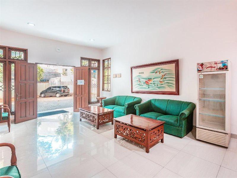 ג'קרטה Oyo 1990 Kost Kuningan Executive Boading House Setiabudi מראה חיצוני תמונה