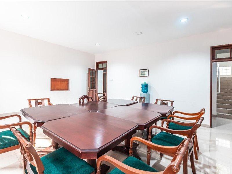ג'קרטה Oyo 1990 Kost Kuningan Executive Boading House Setiabudi מראה חיצוני תמונה