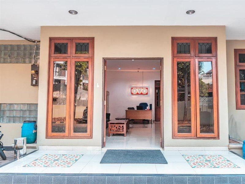 ג'קרטה Oyo 1990 Kost Kuningan Executive Boading House Setiabudi מראה חיצוני תמונה