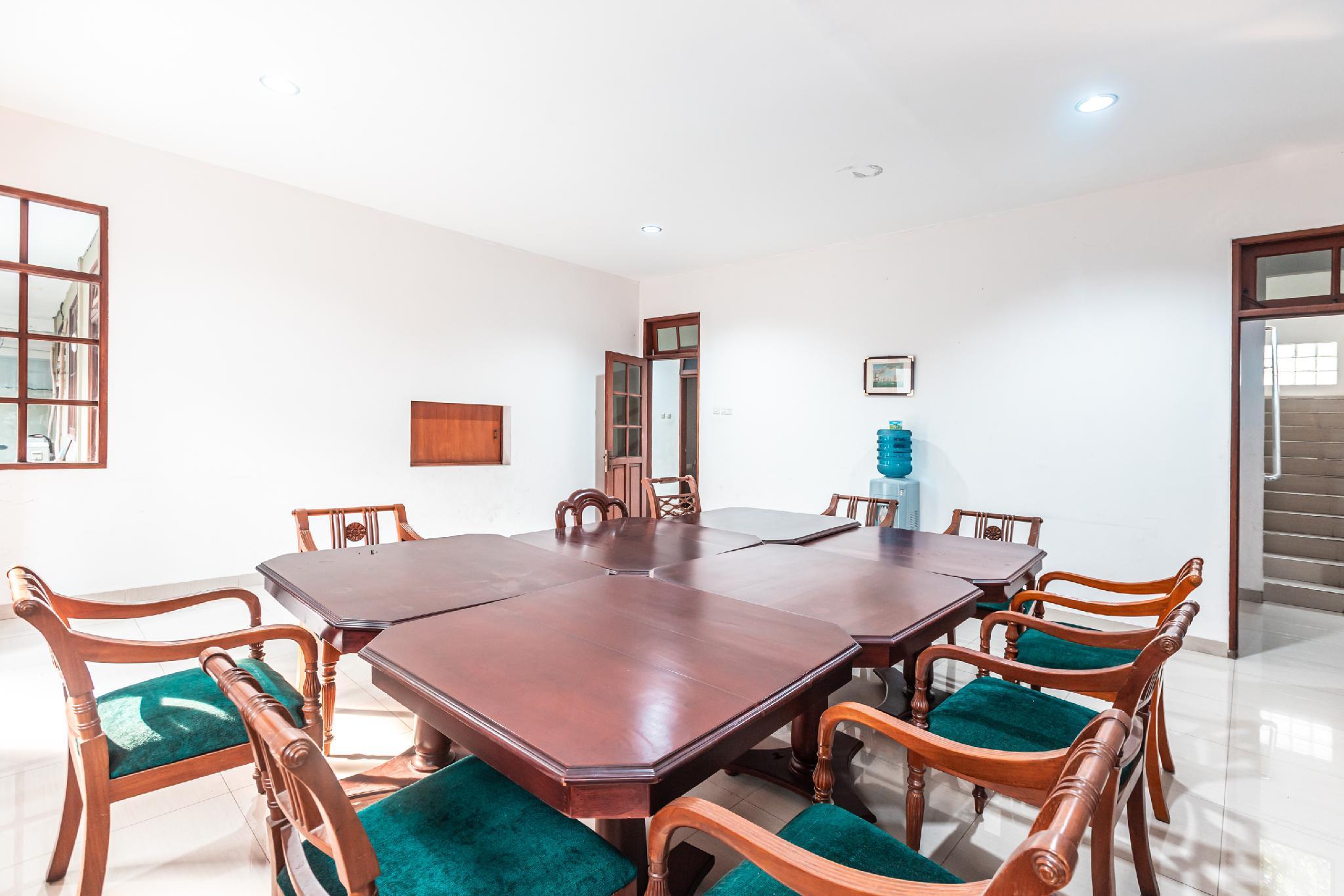 ג'קרטה Oyo 1990 Kost Kuningan Executive Boading House Setiabudi מראה חיצוני תמונה